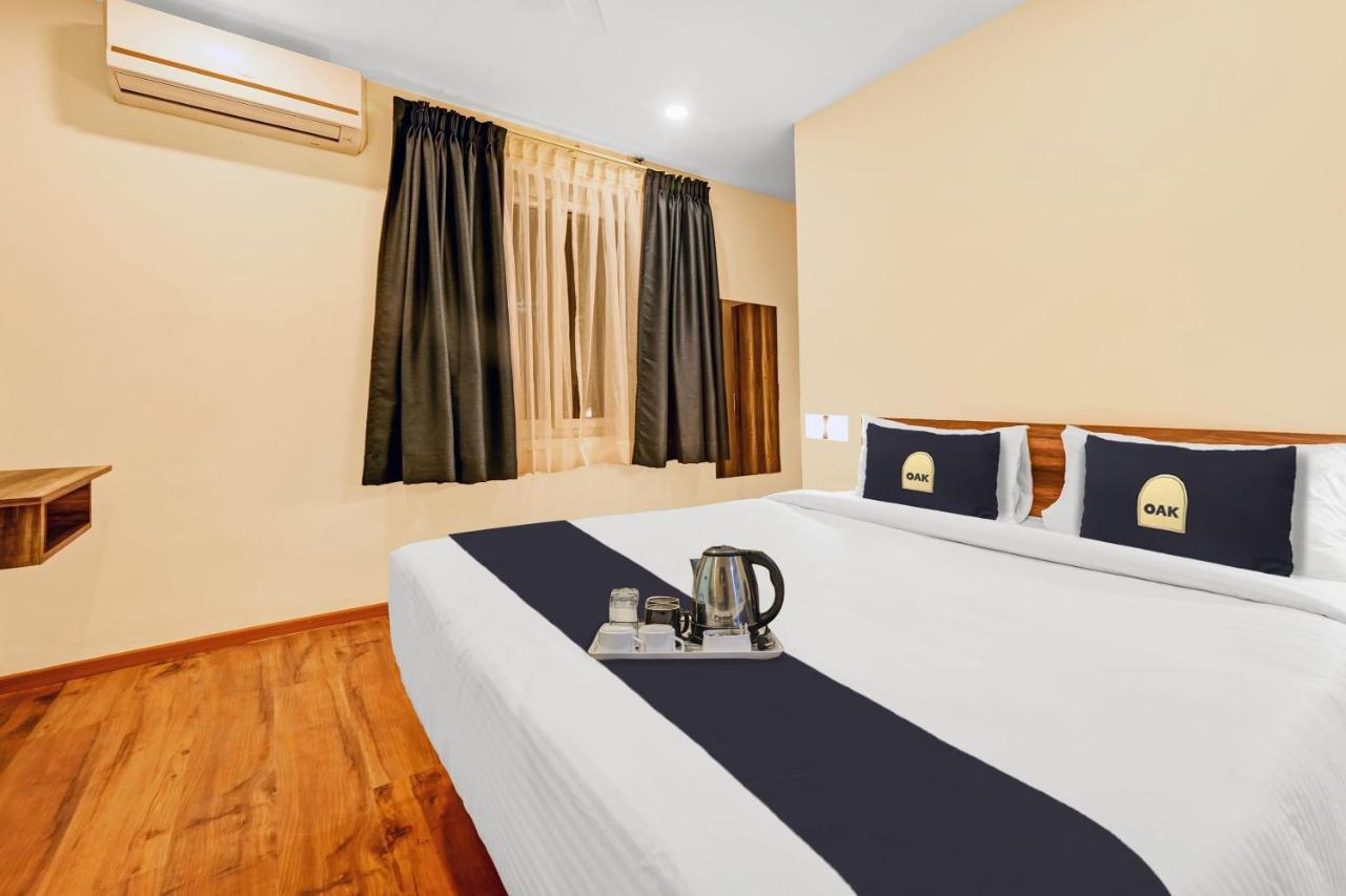 Отель Super Townhouse Oak Hillside Aqua Khandagiri Экстерьер фото