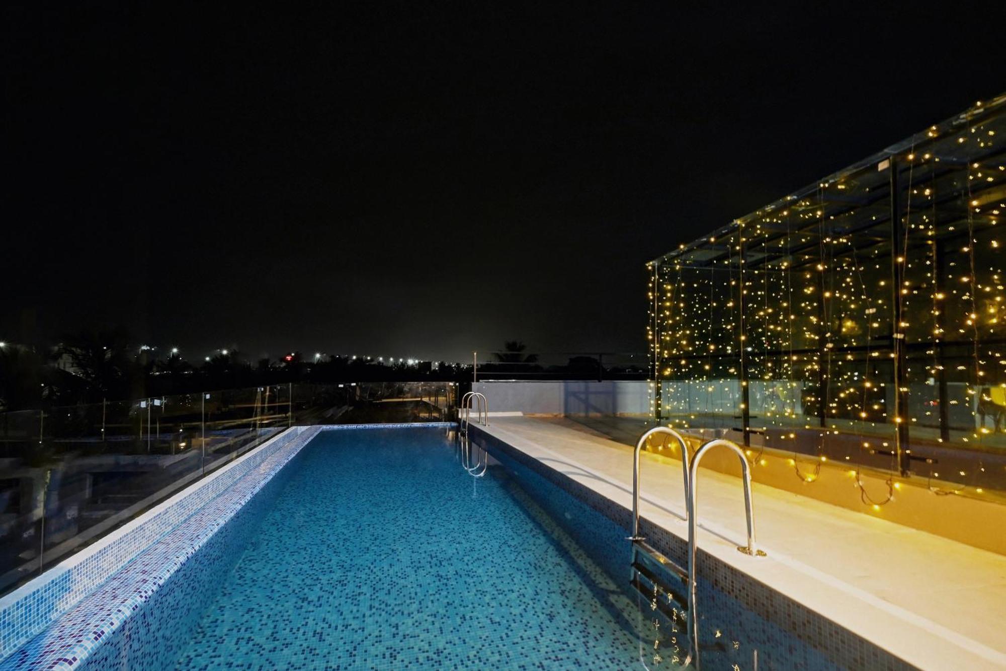 Отель Super Townhouse Oak Hillside Aqua Khandagiri Экстерьер фото